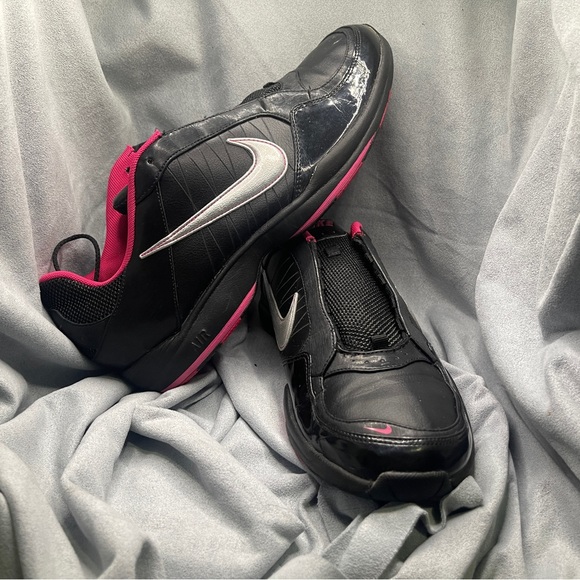 Nike - Picture 4 of 4